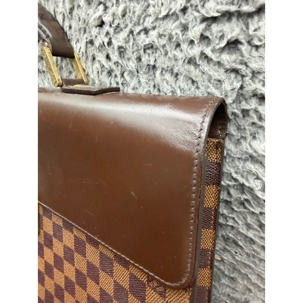 Louis Vuitton pre owned